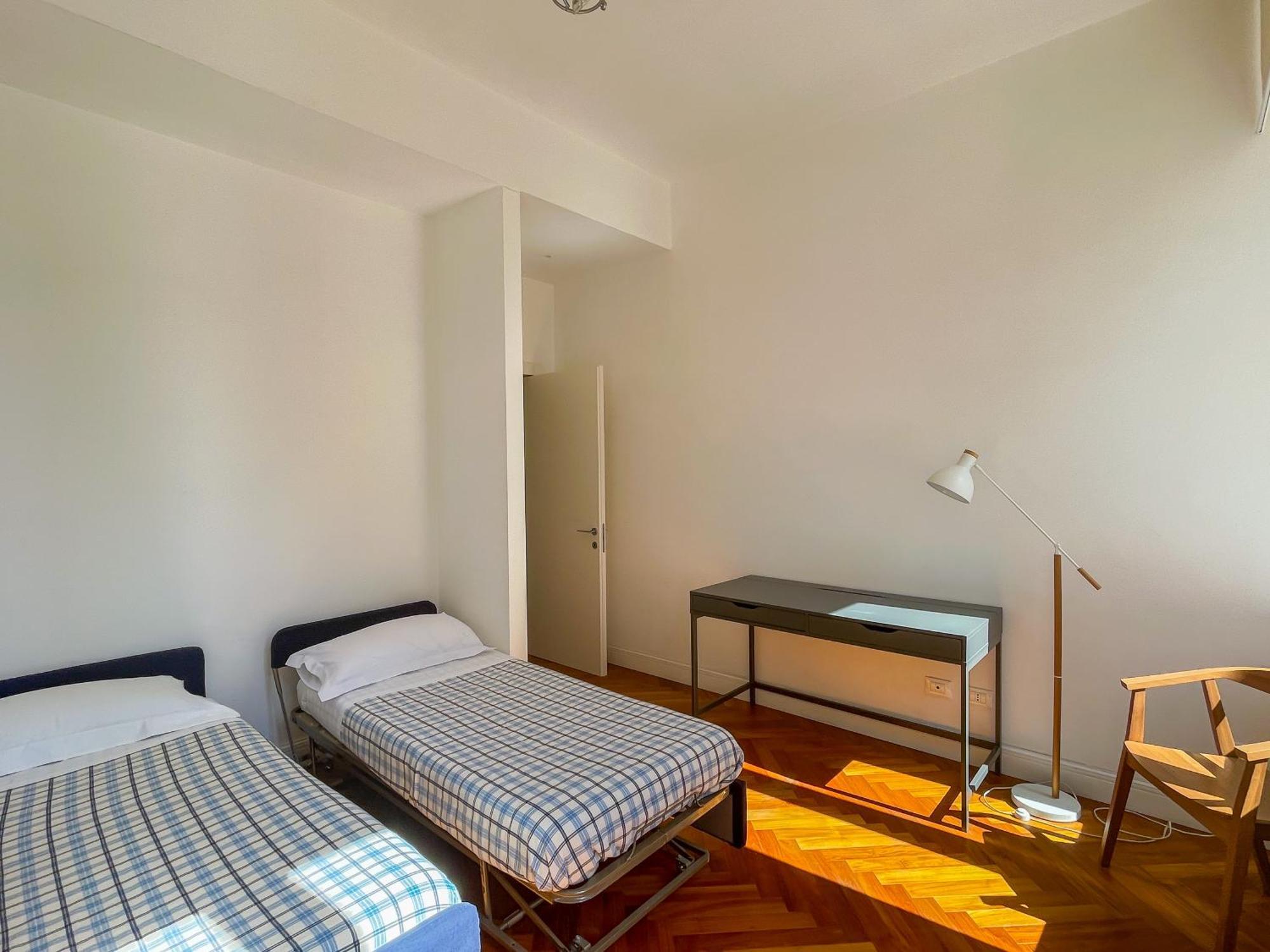 Appartamento Mirabello Apt, Elegant And Shiny, 2bdr Ac, 2 Bth, Private Parking! *