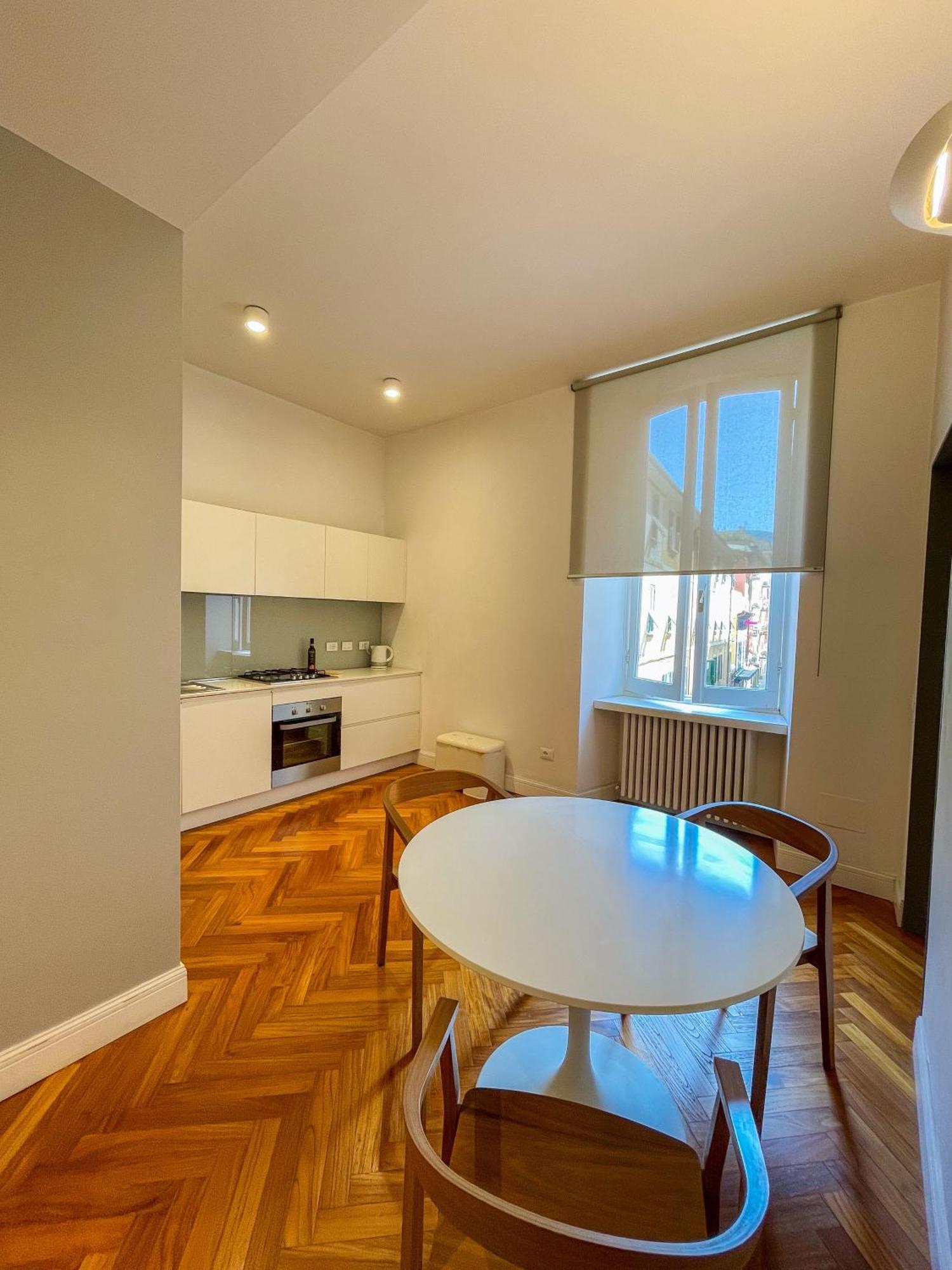 Mirabello Apt, Elegant And Shiny, 2bdr Ac, 2 Bth, Private Parking! Appartamento