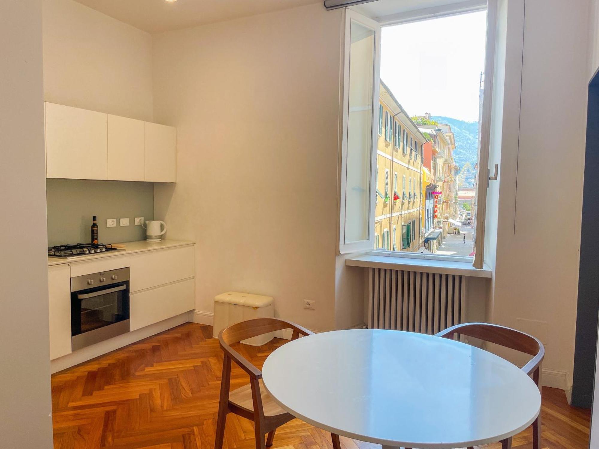 Mirabello Apt, Elegant And Shiny, 2bdr Ac, 2 Bth, Private Parking! La Spezia