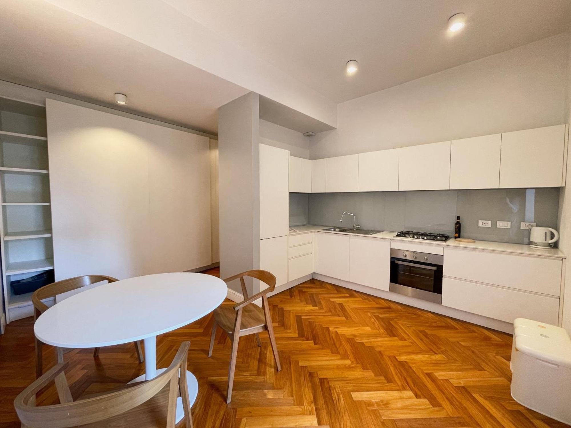 Mirabello Apt, Elegant And Shiny, 2bdr Ac, 2 Bth, Private Parking! Appartamento