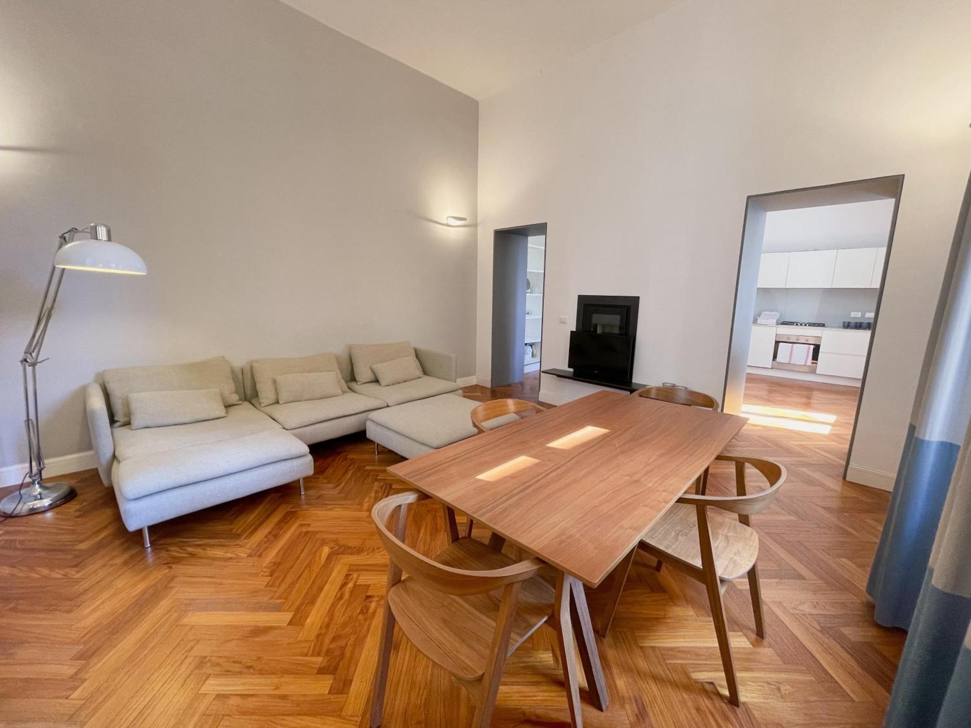 Appartamento Mirabello Apt, Elegant And Shiny, 2bdr Ac, 2 Bth, Private Parking!