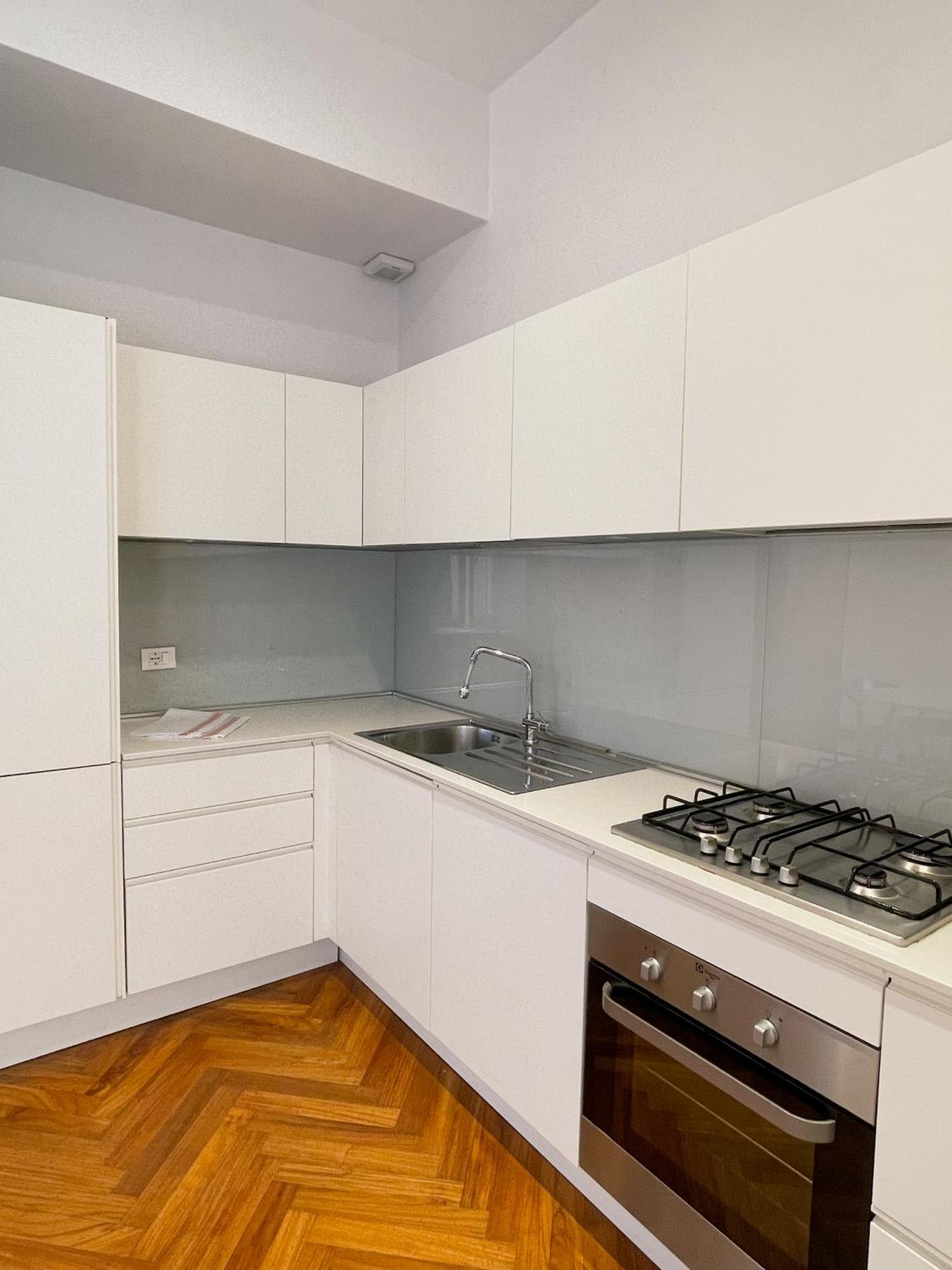 Appartamento Mirabello Apt, Elegant And Shiny, 2bdr Ac, 2 Bth, Private Parking! *